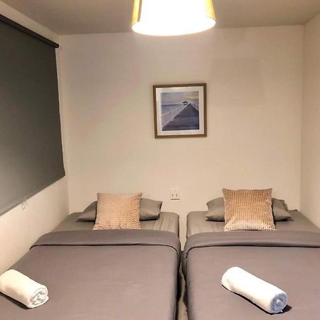 Tap Salaya Aparthotel ภายนอก รูปภาพ