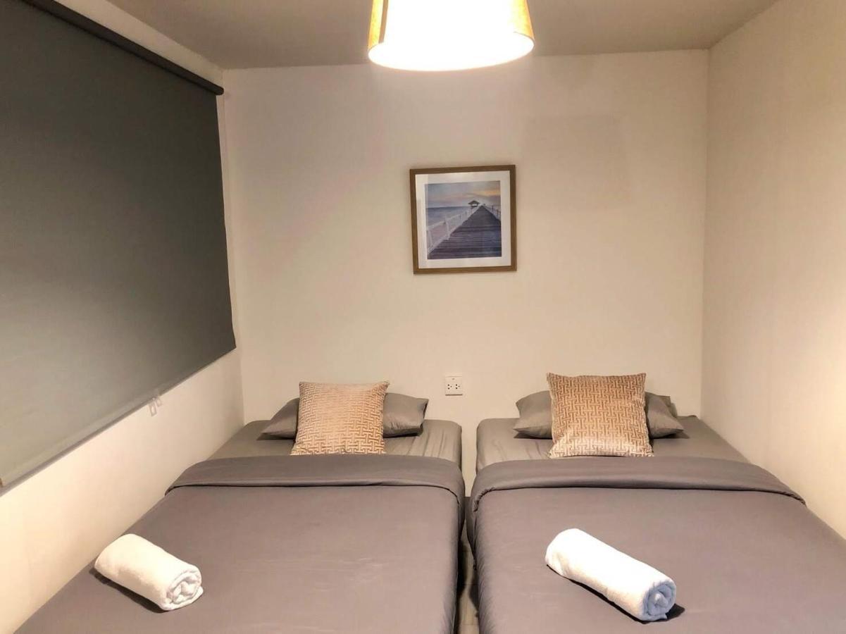 Tap Salaya Aparthotel ภายนอก รูปภาพ
